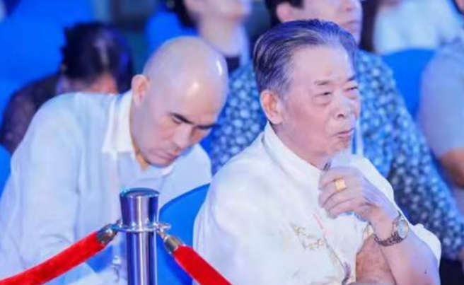 李救民(北京李锡清国际肿瘤中医医院院长)