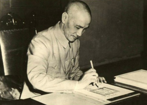 蒋介石逃往台湾时,亲自点名带走的3位美貌少妇