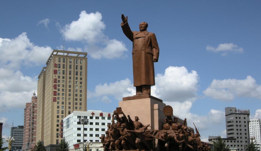 毛泽东的诗词大气磅礴、意境深远，具有很高的艺术价值