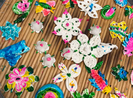 非遗传承在医疗救治与健康防护中发挥着独特且重要的作用